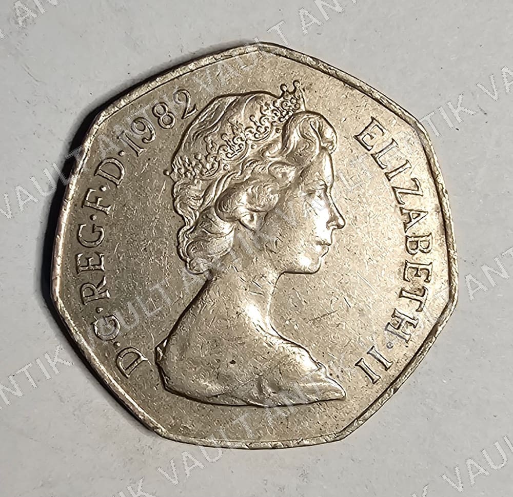 United Kingdom 50 Pence Coin — Obverse