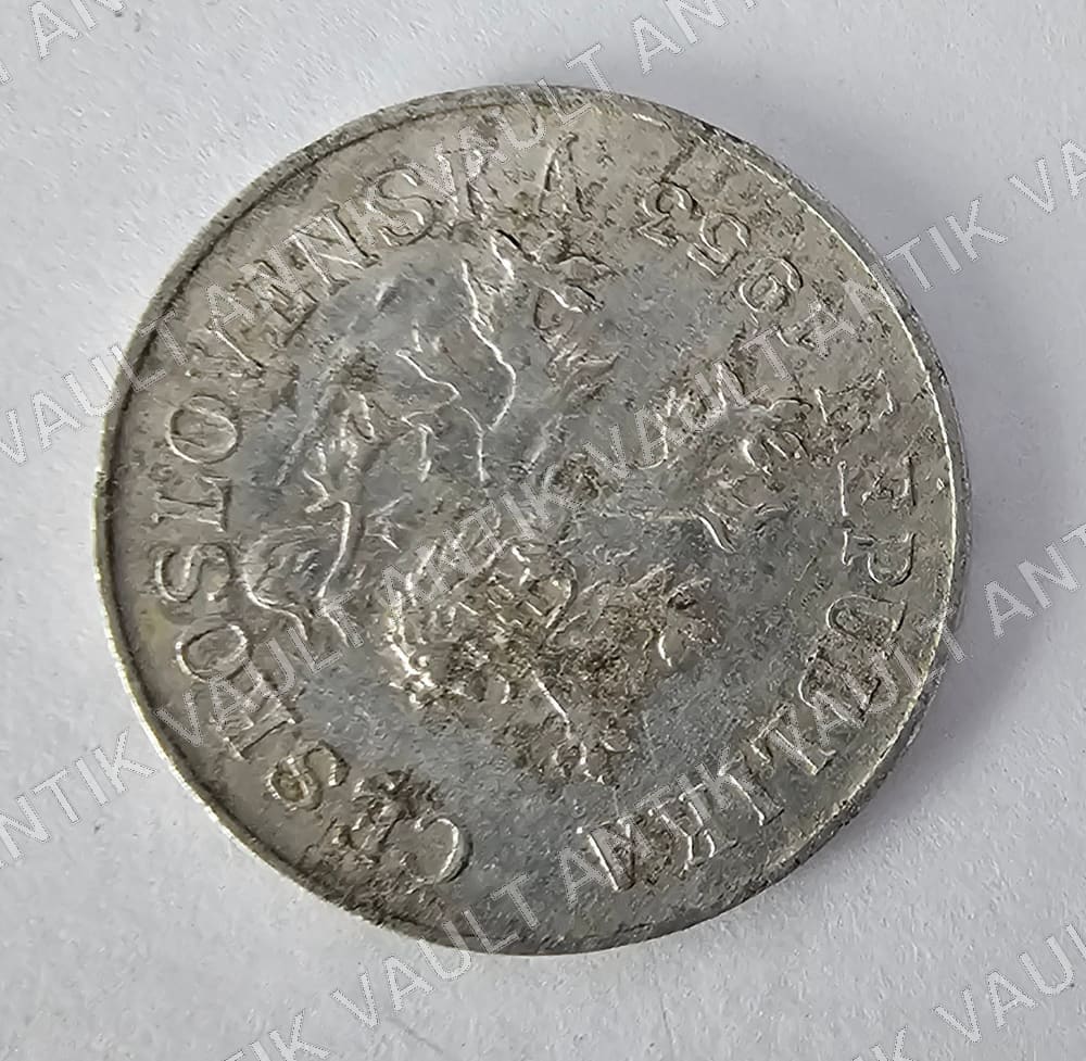 Czechoslovakia Coin — Obverse