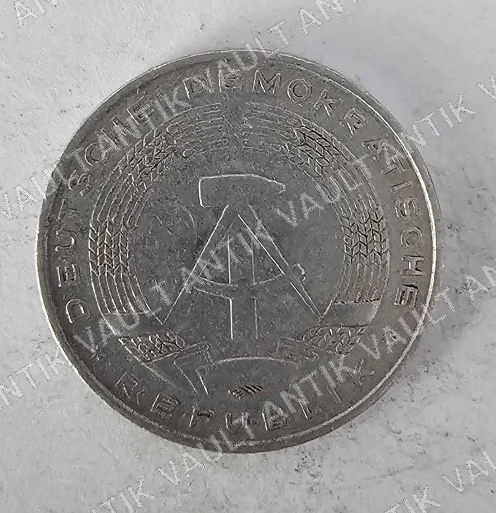 East Germany (GDR) 10 Pfennig Coin — Obverse
